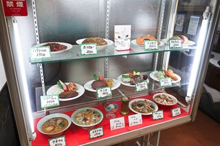 大手橋食堂 - 店頭のショーケース