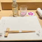 和 のぎ - 樹齢二百五十年の御神木で作られたカウンター