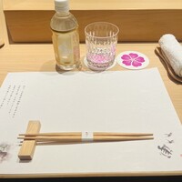 和 のぎ - 樹齢二百五十年の御神木で作られたカウンター