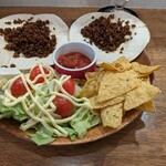 ダイニング WAZN - タコスでお腹を満たす。