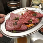 ツラとキモ 炭火焼肉 いわしげ - 