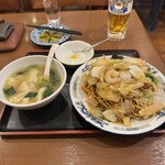 龍興楼 - 料理写真:かた焼きそばとワンタンスープ残るセット｡どちらもイイネ｡