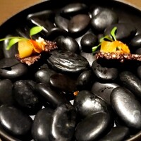 SAAWAAN BISTRO - アミューズ パイナップル 米シート？