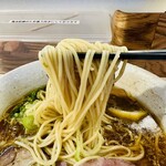 とんぼ庵 - 【醤油らぁめん＝多加水中太麺】