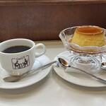 スマート珈琲店 - 足台がついたかわいいプリンの器。欲しい！コーヒーは代々紡がれたオリジナルブレンドです。