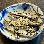 信川円 - イワシごま酢漬