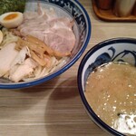 秋葉原つけ麺 油そば 楽 - 