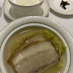 REIKASAI GINZA - コラーゲンたっぷりの皮付き豚三枚肉の煮込