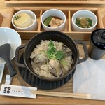 Ogura Sansou Fa-Mu Dainingu Kafe - 牡蠣の炊き込みご飯