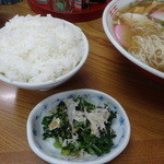 日高屋 - めしを注文したらつけもんの菜っ葉がキタ