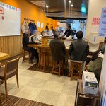 夢みてなんぼ - 店内