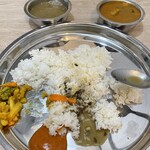 ネパーリ クイジン ナマステ レストラン - 混ぜながら食べる