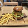 洋食とカフェとバール ハンバール - 料理写真:アボカドチェダーチーズハンバーガー/1,650円♪