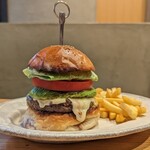 No.18 - アボカドモッツァレラチーズバーガー