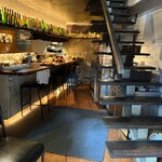 Grill & WineBar Arossa - 1階の店内