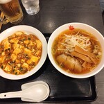 信忠閣 - 麻婆飯とラーメンのセット