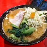 ラーメン 厚木家 - 女房の麺少な目　野菜畑♪