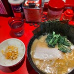 ラーメン 厚木家 - ラーメン　海苔増し♪ライスはたまごまぶし♪