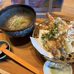 石臼挽き 純手打そば​ はなび野 - 天ぷら蕎麦　2100円　温かい蕎麦