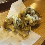 石臼挽き 純手打そば​ はなび野 - 舞茸の天ぷら　サービスでした