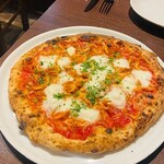 La Barcaccia - 桜えびのピザ