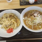 中華食堂 東魁 - 日替わり:チャーハン&サッポロ味噌ラーメン R6.1.7