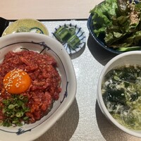 牛刺しと焼肉 仔虎 クリスロード店 - 