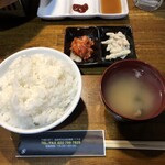 Masayoshi - ご飯大盛り、味噌汁、キムチ、マカロニサラダ