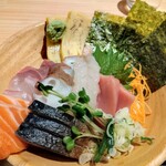 うみからそらへ - 海鮮丼アップ