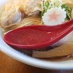 中華そば 麺ノ花 - うっすら塩スープ
