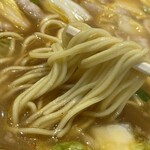 天理スタミナラーメン - 加水低めの中細ストレート麺