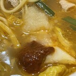 天理スタミナラーメン - 途中で生おろしニンニクとバンジャンをプラス