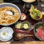 麦の花讃岐うどん - ランチ　マグロ漬け丼セット　暖かいうどん