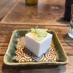 梶ヶ谷 海老民 - お通し、冷奴