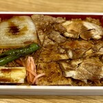 Asahikawa Eki Tachi Urishou Kai - ぎんねこ焼鳥弁当