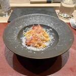 パルコ フィエラ - 自家製タヤリン（プリムトマト＆ニンニクのフレッシュソース、36ヶ月熟成パルミジャーノ）