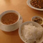 赤坂 四川飯店 - ご飯・フカヒレスープ・ザーサイ