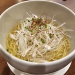 創作 中華 MURAKAMI - ネギと蒸し鶏の細切り汁麺