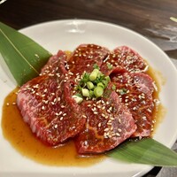 老舗精肉店直送 千種焼肉 飛騨牛の奴隷 千種店 - ランプ