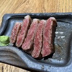 炭火焼肉 牛仁 - 近江牛　イチボ　焼き上がり