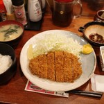 Katsushin - ロースカツ定食のご飯半分