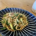 饗庭 - 黄ニラと豚肉の炒め物