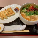 鶏白湯麺 蔭山樓 - 