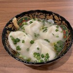 4 dumplings with plenty of meat juice