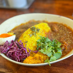 Spice curry monday - チキンカレー ＆ チキンビンダルー あいがけ☆