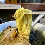 塩そば専門店 桑ばら - 「塩玉そば」の麺
            2024年1月8日