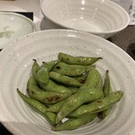 Robatayaki Hakkaku - 焼き枝豆