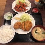 Sakura Shokudou - メンチハーフとコロッケセット定食＋タコウィンナー(揚げ)