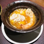 アカ - 車海老と白子のアヒージョ。