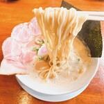 Tori Soba Sosoru - 鶏そば醤油 全のせ(麺リフト)
